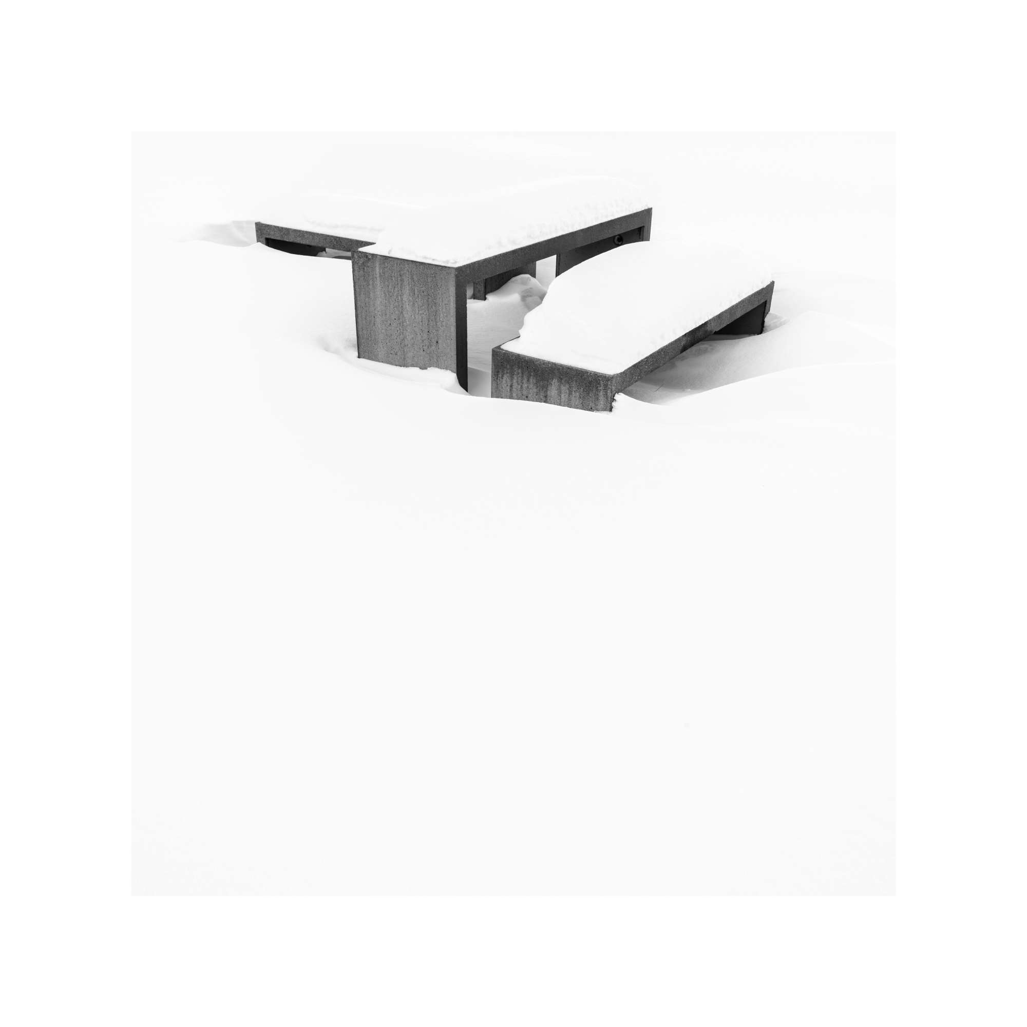 Senja - Picnic Table